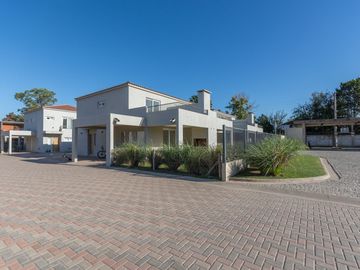 VENTA DEPARTAMENTO DUPLEX CON JARDIN CHIC VILLAGE