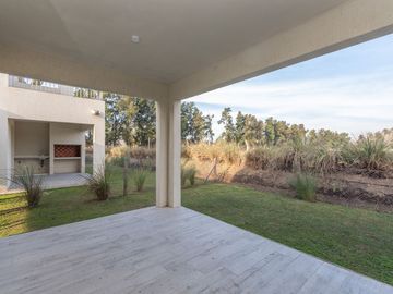 VENTA DEPARTAMENTO DUPLEX CON JARDIN CHIC VILLAGE
