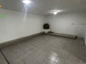 SE ARRIENDA AMPLIO  LOCAL COMERCIAL EN QUILPUÉ