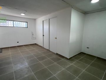 SE ARRIENDA AMPLIO  LOCAL COMERCIAL EN QUILPUÉ