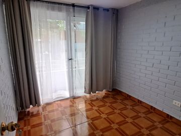 FLEMING 9330, LAS CONDES, DEPARTAMENTO AMPLIO Y BIEN UBICAD