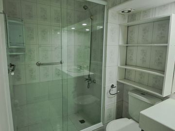 FLEMING 9330, LAS CONDES, DEPARTAMENTO AMPLIO Y BIEN UBICAD