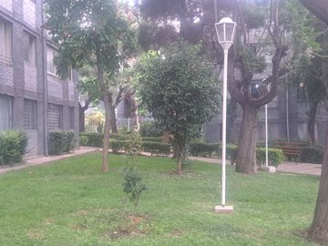 FLEMING 9330, LAS CONDES, DEPARTAMENTO AMPLIO Y BIEN UBICAD
