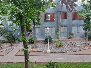 FLEMING 9330, LAS CONDES, DEPARTAMENTO AMPLIO Y BIEN UBICAD