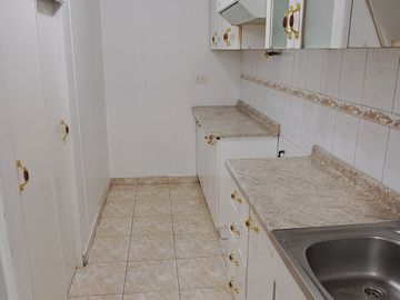 FLEMING 9330, LAS CONDES, DEPARTAMENTO AMPLIO Y BIEN UBICAD