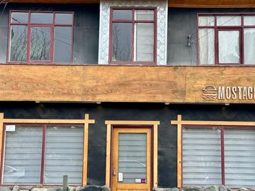 INMUEBLE CON DESTINO COMERCIAL, RESTAURANTE Y HOSTAL