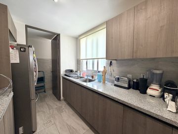 Departamento en renta en Nápoles con balcón y amenidades