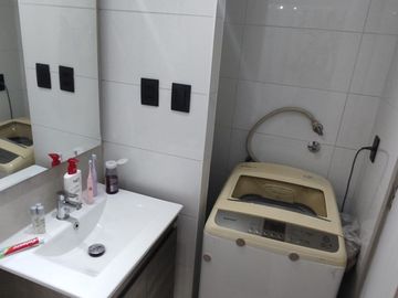 DEPARTAMENTO CON PATIO DE 2 DORMITORIOS Y 2 BAÑOS EST Y B