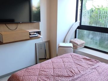 DEPARTAMENTO CON PATIO DE 2 DORMITORIOS Y 2 BAÑOS EST Y B