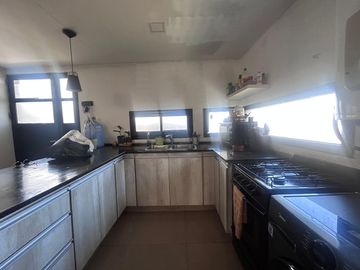 VENTA CASA 2 DORM EN BARRIO SPILIMBERGO NORTE CBA