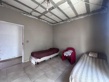 VENTA CASA 2 DORM EN BARRIO SPILIMBERGO NORTE CBA