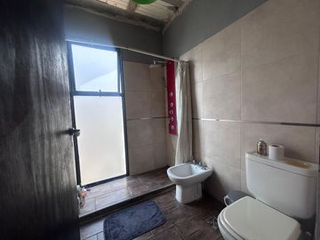 VENTA CASA 2 DORM EN BARRIO SPILIMBERGO NORTE CBA