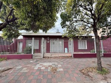 VENTA CASA 2 DORM + DPTO 1 DORM CENTRO AMERICA CBA