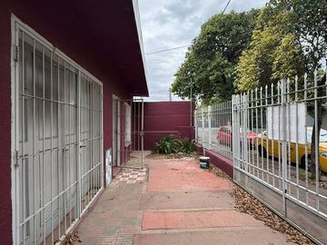 VENTA CASA 2 DORM + DPTO 1 DORM CENTRO AMERICA CBA