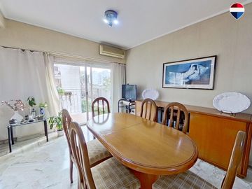 Venta 4 amb luminoso en Flores, con doble balcón