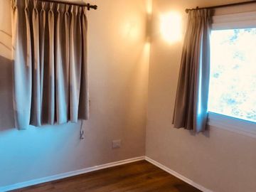 CASA EN VENTA 5 AMBIENTES EN SOLAR DEL BOSQUE