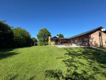 VENTA CASA 4 AMB C/ PILETA EXALTACION DE LA CRUZ