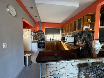 VENTA CASA 4 AMB C/ PILETA EXALTACION DE LA CRUZ