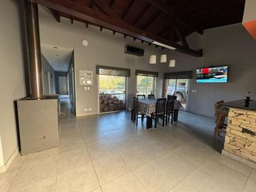 VENTA CASA 4 AMB C/ PILETA EXALTACION DE LA CRUZ