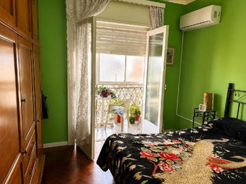 DEPARTAMENTO CON BALCÓN EN VENTA - MONTE CASTRO