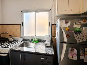 DEPARTAMENTO CON BALCÓN EN VENTA - MONTE CASTRO
