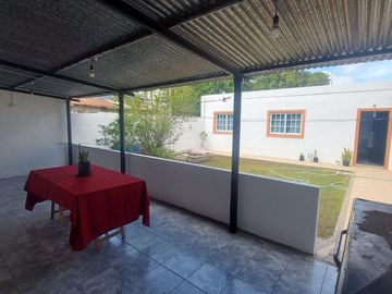 CASA 4 AMBIENTES GARAGE GALERIA QUINCHO PARRILLA