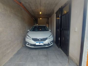 CASA 4 AMBIENTES GARAGE GALERIA QUINCHO PARRILLA