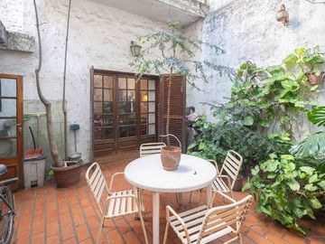 VENTA CASA 3 PISOS CENTRO DE FLORES