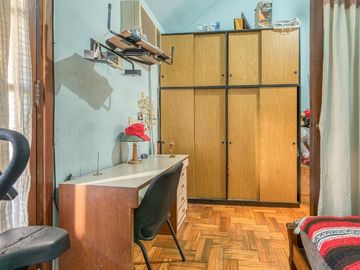 VENTA CASA 3 PISOS CENTRO DE FLORES