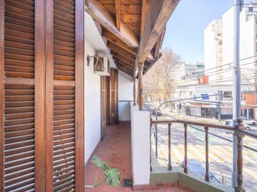VENTA CASA 3 PISOS CENTRO DE FLORES