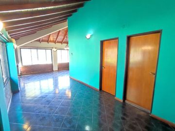 CASA QUINTA 4 AMBIENTES VENTA DERQUI PILAR PILETA