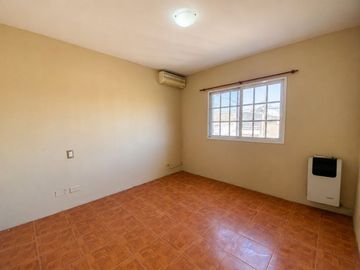 DUPLEX 3 AMB C/COCHERA, JARDÍN, LAVADERO Y ALTILLO