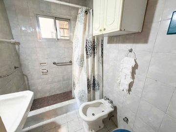 VENTA DEPTO. 4 AMBIENTES C/DEPENDENCIA Y BALCÓN