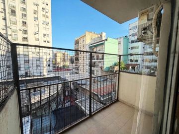 VENTA DEPTO. 4 AMBIENTES C/DEPENDENCIA Y BALCÓN