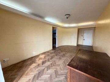 VENTA DEPTO. 4 AMBIENTES C/DEPENDENCIA Y BALCÓN