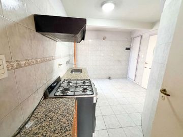 VENTA DEPTO. 4 AMBIENTES C/DEPENDENCIA Y BALCÓN
