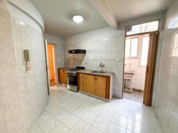 VENTA DEPTO. 4 AMBIENTES C/DEPENDENCIA Y BALCÓN