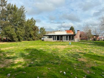 VENTA CASA S MIGUEL DEL MONTE 2600 MT  APT PERMUTA