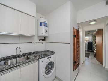 EN VENTA DEPARTAMENTO 5 AMB  CASEROS