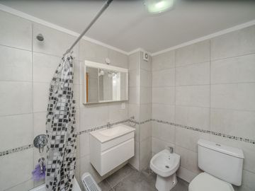 EN VENTA DEPARTAMENTO 5 AMB  CASEROS