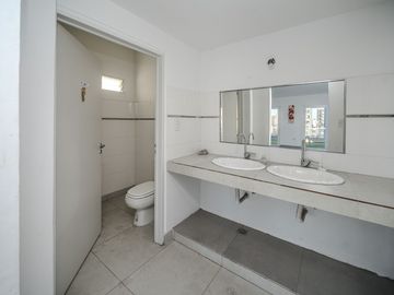EN VENTA DEPARTAMENTO 5 AMB  CASEROS