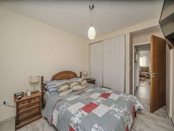 EN VENTA DEPARTAMENTO 5 AMB  CASEROS