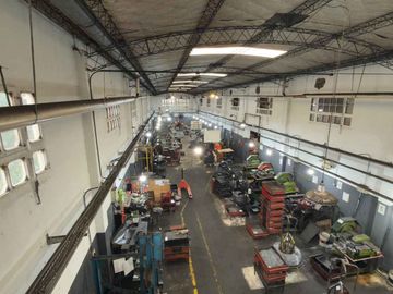 VENTA INDUSTRIAL GALPONES 2000M C/OFICINAS.CASEROS