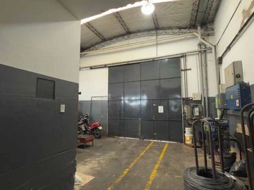VENTA INDUSTRIAL GALPONES 2000M C/OFICINAS.CASEROS