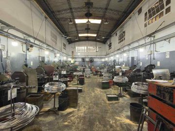 VENTA INDUSTRIAL GALPONES 2000M C/OFICINAS.CASEROS