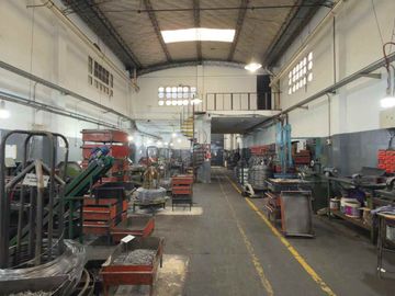 VENTA INDUSTRIAL GALPONES 2000M C/OFICINAS.CASEROS
