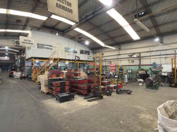 VENTA INDUSTRIAL GALPONES 2000M C/OFICINAS.CASEROS