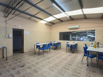 VENTA INDUSTRIAL GALPONES 2000M C/OFICINAS.CASEROS