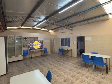 VENTA INDUSTRIAL GALPONES 2000M C/OFICINAS.CASEROS