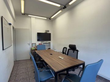 VENTA INDUSTRIAL GALPONES 2000M C/OFICINAS.CASEROS
